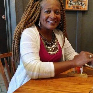 Meet your Posher, Gina